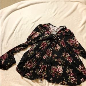 Florissant black long sleeve shirt✨